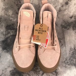 NWOB Vans SK8-Hi MTE shoes